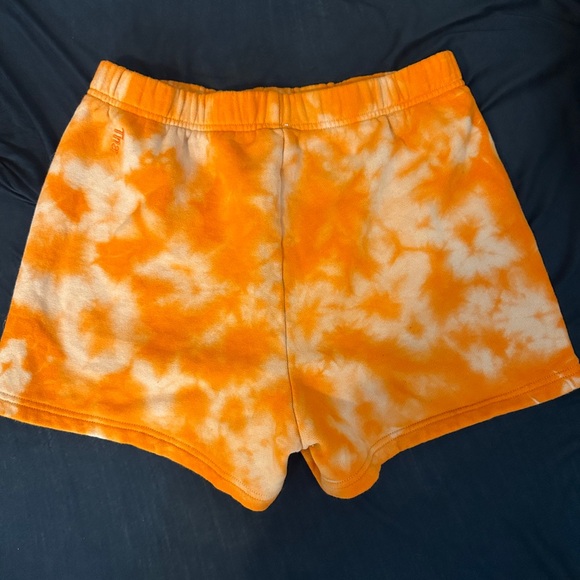 TNA COZY TIE DYE SHORT - Picture 2 of 5
